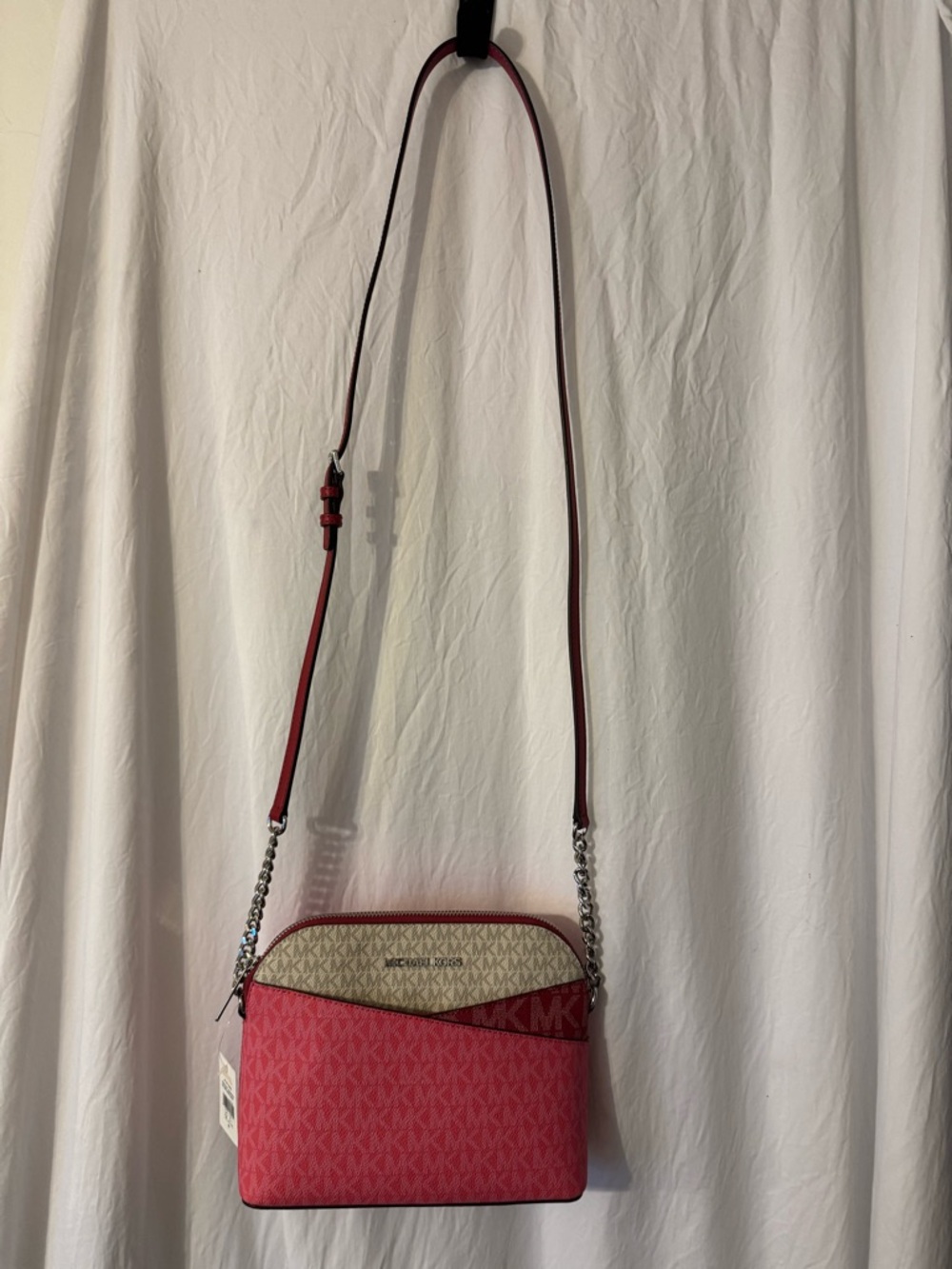 NWT Micheal Kors Jet Set Travel Bag. Women's Crossbody Bagin Raspberry and Cream - Picture 4 of 16